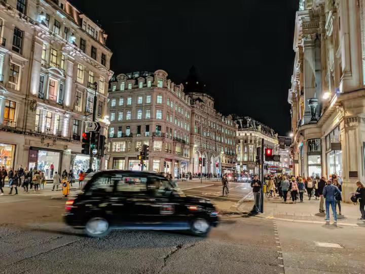 Shh! Oxford St Dream-Come-True Fam Design Hot Spot Лондон Экстерьер фото