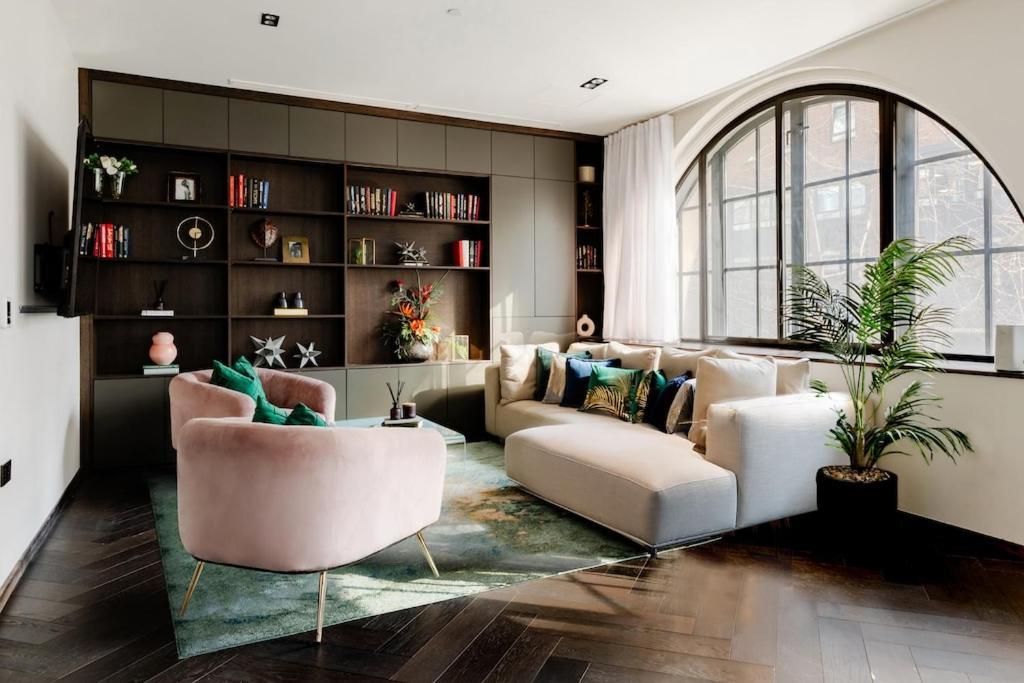 Shh! Oxford St Dream-Come-True Fam Design Hot Spot Лондон Экстерьер фото