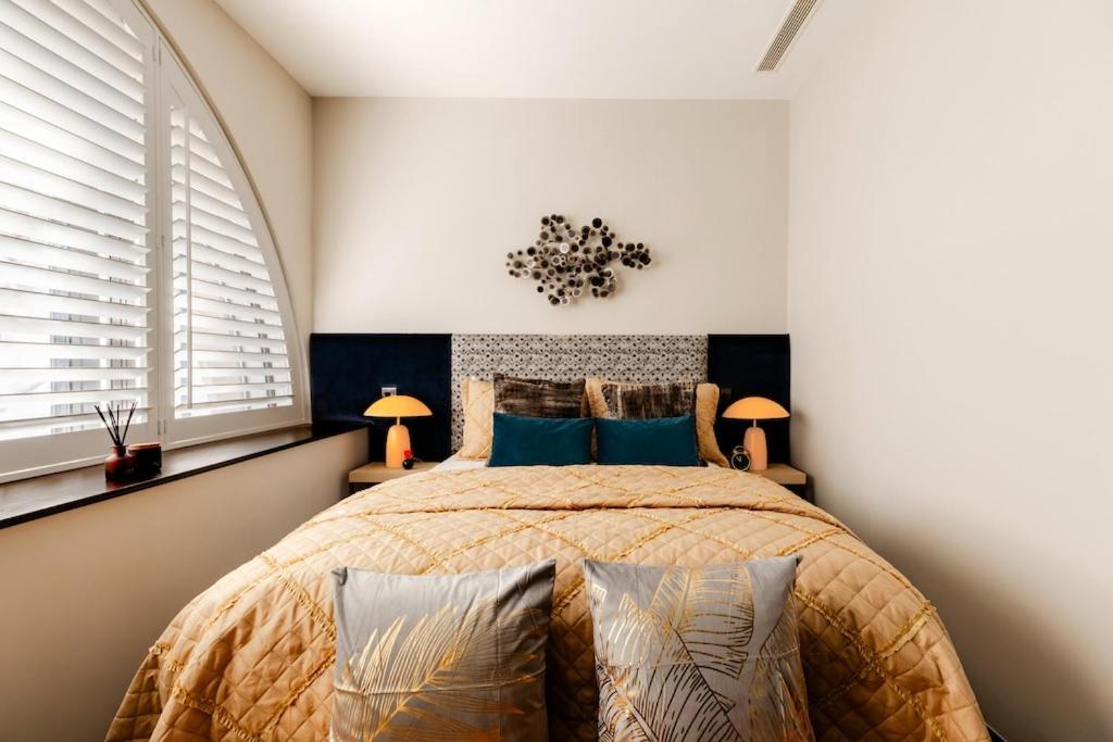Shh! Oxford St Dream-Come-True Fam Design Hot Spot Лондон Экстерьер фото