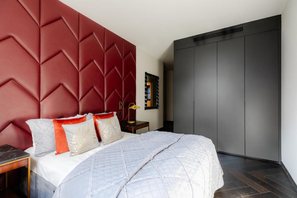 Shh! Oxford St Dream-Come-True Fam Design Hot Spot Лондон Экстерьер фото