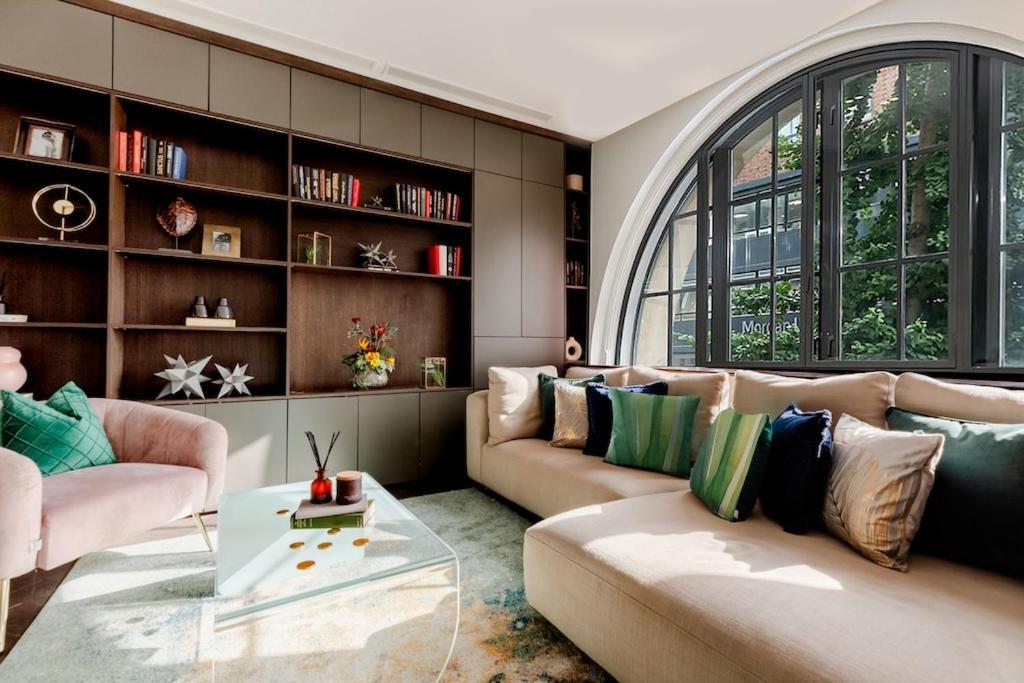 Shh! Oxford St Dream-Come-True Fam Design Hot Spot Лондон Экстерьер фото